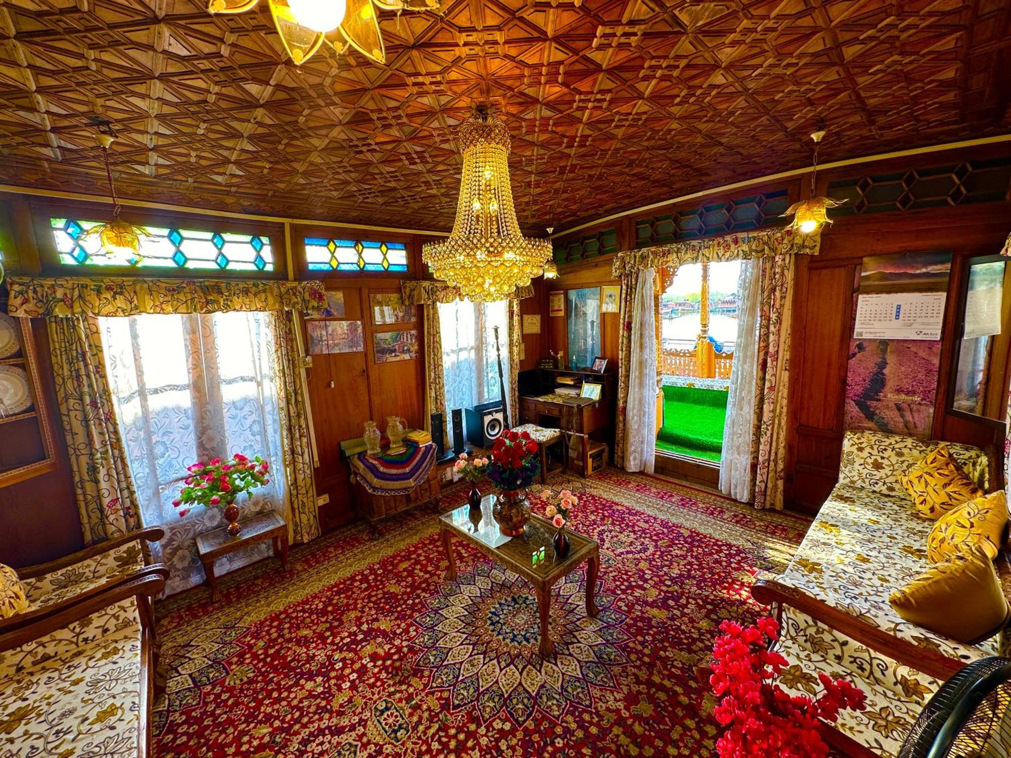 Lake Palace Group Of House Boats Сринагар Экстерьер фото