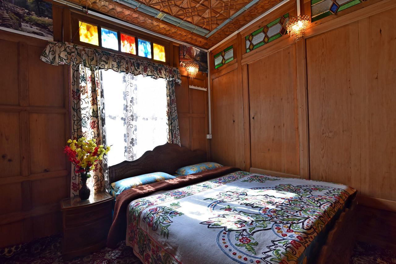 Lake Palace Group Of House Boats Сринагар Экстерьер фото